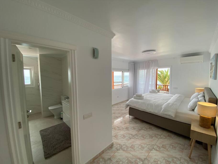 Villa Tranquila, Playa Del Duque アデヘ エクステリア 写真